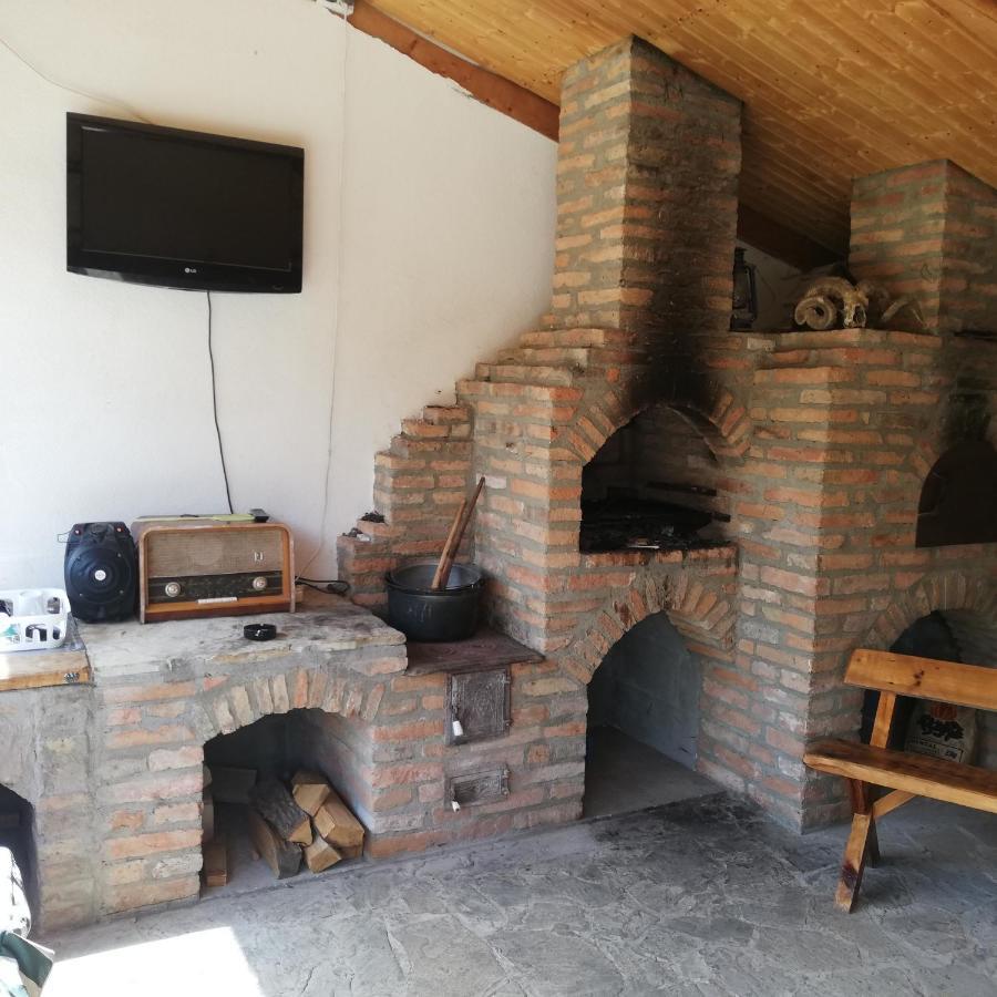 Casa Din Barcut Guest House Exterior photo